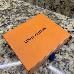 ✨ Louis Vuitton Box with Dust Cover ✨